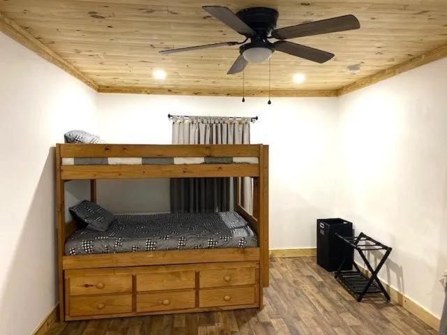 Modern Style, Arcade, Fire Pit, Pet Friendly Pigeon Forge Exterior foto
